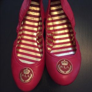 Ralph Lauren red ballet flats w medallion